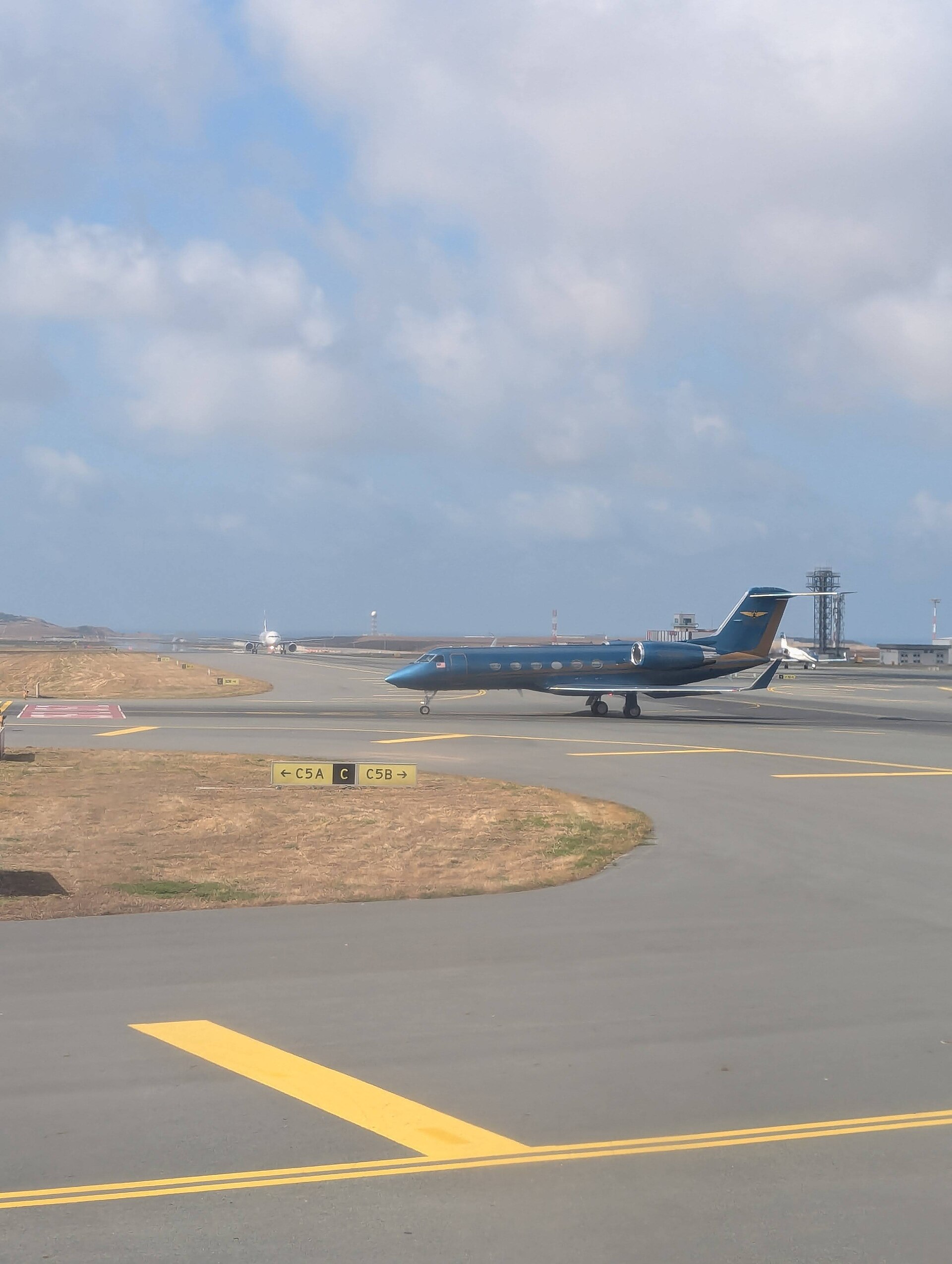 2 YAYA Gulfstream G IV at Istanbul Airport, 5 August